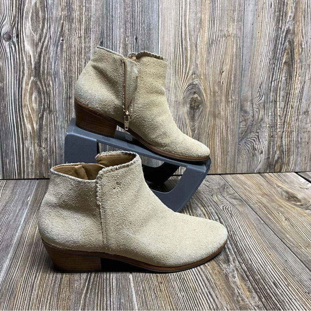 Jack Rogers Suede Baillee Scalloped Ankle Booties Tan Size 6.5